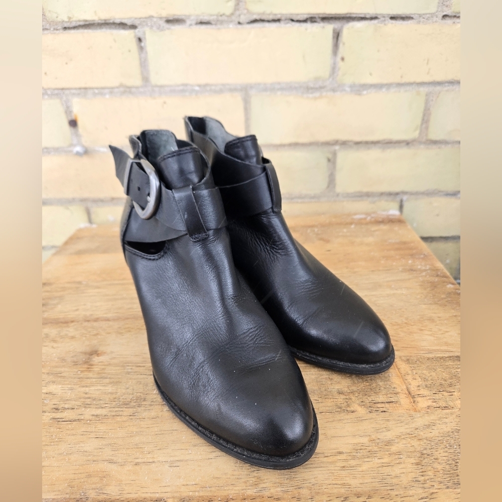 Vionic Rory Boots - Picture 9 of 10